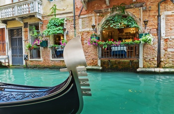 Lille cafe/restaurant set i Venedigs kanaler