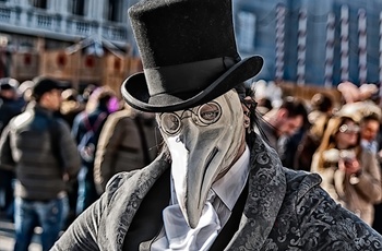 Flotte og underlige kostumer til karnevallet i Venedig