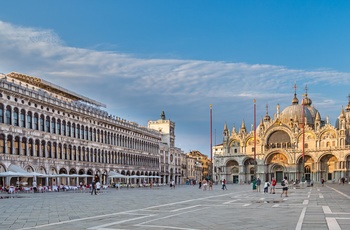 Markuspladsen med kirken i baggrunden, Venedig