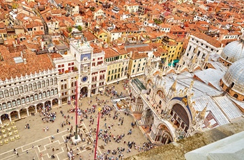 Luftfoto af Markuspladsen i Venedig