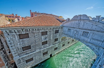 Ponte dei Sospiri - sukkenes bro i Venedig