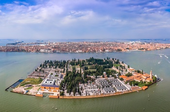 Luftfoto af San Michele øen med kirkegården, Venedig