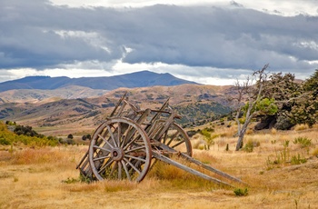 Landskabet nær Bendigo og efterladt trækvogn, Victoria i Australien