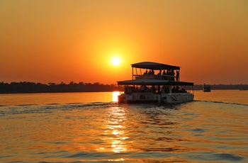 Sunset Cruise ved Victoria Falls mellem Zambia og Zimbabwe i Afrika 