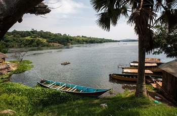 Victoriasøen er omgivet af smuk natur - Uganda