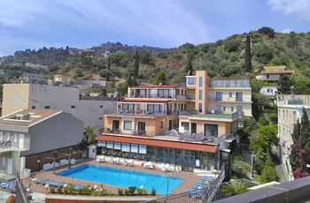 Villa Esperia i Taormina på Sicilien - Luftfoto