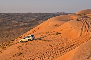 Firhjulstrækker i Wahiba Sands - ørken i Oman