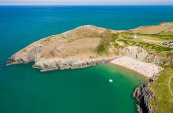 Wales - Mwnt Beach navngivet efter højen Foel y Mwnt bag stranden