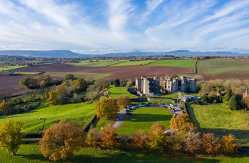 Wales - Ragland Castle ligger smukt i det walisiske landskab