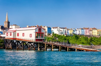 Wales - farverige huse i pastelfarver i Tenby