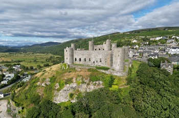 Wales - højt på klippen ligger Harlech Castle