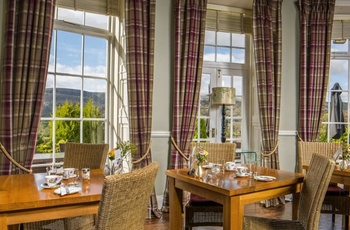 Wales - her kan du nyde den smukke udsigt fra restauranten på the Manor Hotel