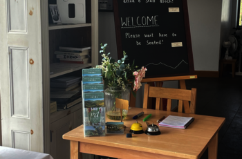 Wales - indgangen til butikken og cafeen på Pant du Vinyard & Orchard