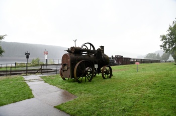 Wales - smuk gammel dampmaskine på Ponsticill stationen foran Brecon Mountain Railway