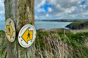 Wales - vejvisere på Pembrokeshire Coastal Path
