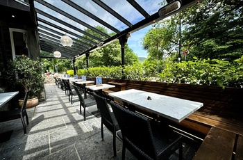 Wales, Betws-y-Coed - udendørsservering på Gwydyr Hotel