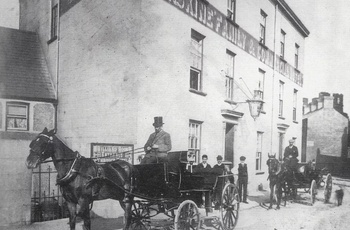 Wales, Convy - Erskine Arms fra tiden med hestevogn og billiard bord