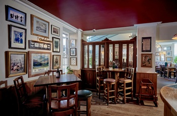 Wales, Conwy - baren på Erskin Arms and Y Capel