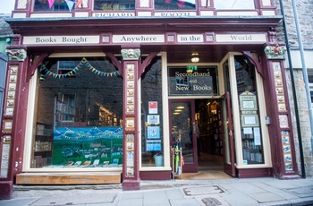 Wales, Hay on Wye - her handles også med brugte bøger i et af byens antikvariater (Foto - Cymru Wales Crown Copyright)