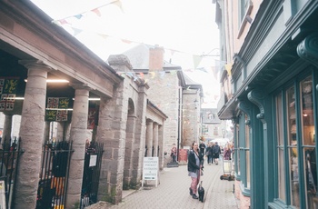 Wales, Hay on Wye - hyggelig passage i byen (Foto - Cymru Wales Crown Copyright)