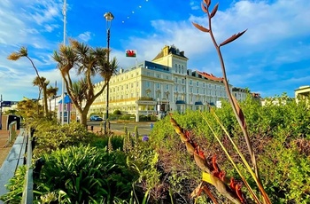 Wales, Llandudno - St. George Hotel med tropiske planter i haveanlægget