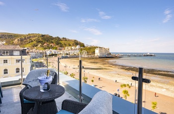 Wales, Llandudno - udsigt fra roof top på St George's Hotel (Foto Wales - Third Party Licence)