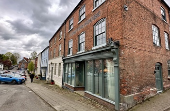 Wales, Mongomery - Compton House på Arthur Street