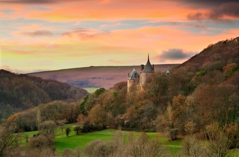 Wales, Tongwynlais - det røde slot Castell Coch i solnedgang