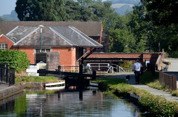 Wales, Welshpool -  Powysland Museum and Welshpool Library vede sluse på Montgomery Canal (Foto - Cymru Wales Crown Copyright)