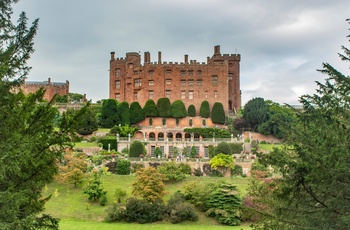 Wales, Welshpool - Powis Castle med sin imponerende have