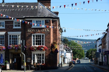 Wales, Welshpool - hotellet Royal Oak på Broad Street (Foto - Cymru Wales Crown Copyright)