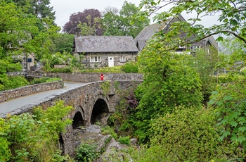 Landsbyen Betws Y Coed og den galme stenbro , Snowdinia i Wales