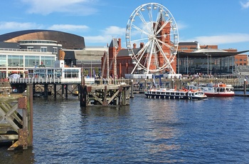 Forlystelsespark ved Mermaid Quay i Cardiff Bay, Wales