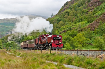 Tog gennem Snowdonia National Park, Wales