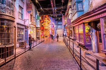 Warner Bros. Studio Tour London - The Making of Harry Potter