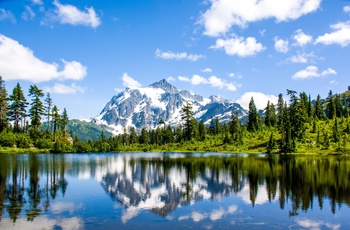 Spejlblank sø i North Cascade National Park i Washington State