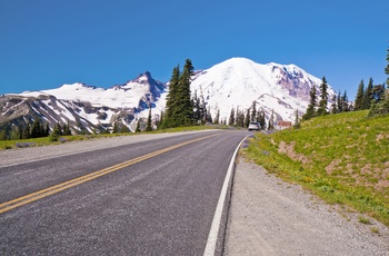 Vej til Mount Rainier National Park, Washington State i USA