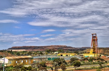 Foran open cut guldminen i Kalgoorlie, Western Australia