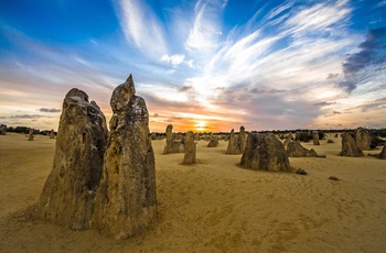 Solnedgang over The Pinnacles i Nambung National Park, Western Australia