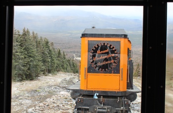 Cog Railway på vej til toppen af Mount Washington - New Hampshire i ISA