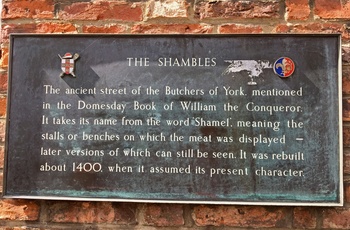 Skilt i gaden The Shambles i York - England
