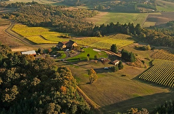 Youngberg Hill, Oregon, Smukke omgivelser