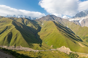 Zagari bjergpasset i Kaukasusbjergene - Georgien