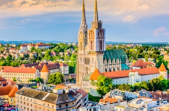 Zagrebs katedral i bydelen Kaptol i Zagreb, Kroatien