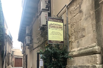 Trattoria A Putia ro vinu i Modica 