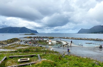 Atlanterhavsparken i Ålesund, Norge - akvariets udendørs sælbugt