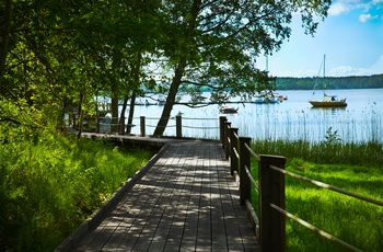 Artipelag kunstmuseum nær Stockholm - boardwalk langs vandet. Foto: Artipelag, Lena Koller