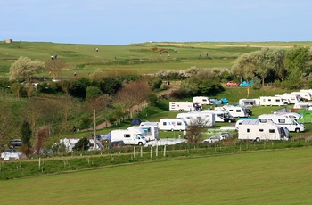 Autocamper i England - campingplads nær havet