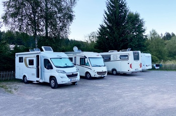 Stellplatz til autocamperferien i Europa - simpel og et godt alternativ til campingpladser - her i Schwarzwald i Tyskland