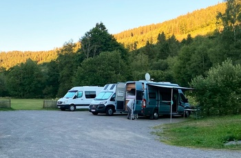 Stellplatz til autocamperferien i Europa - simpel og et godt alternativ til campingpladser - her i Schwarzwald i Tyskland